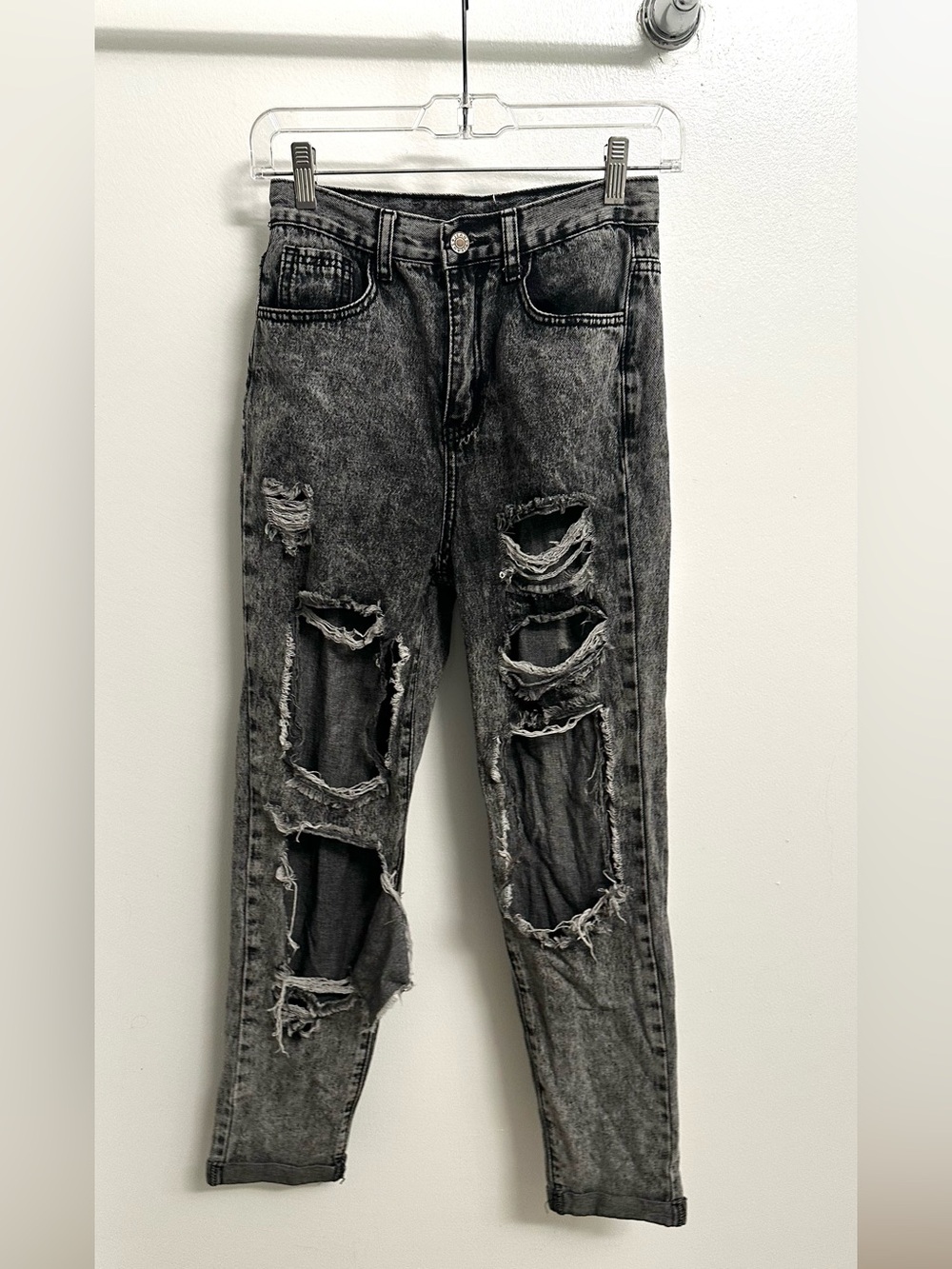 👖4/$20!👖 SHEIN High-Rise Distressed Black Acid-Wash Cuffed Jeans